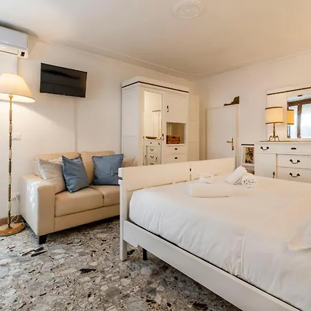 Ai Miracoli Apartment Venice